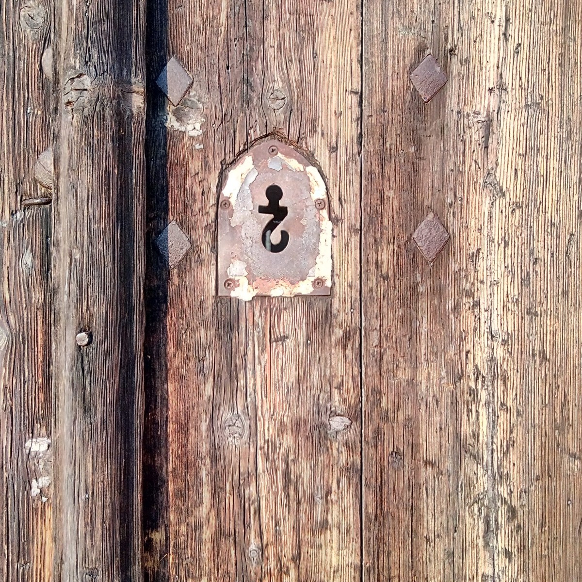 La tela della Luna: il corpo sulla soglia